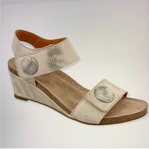 Taos Carousel 2 Metallic Wedge Sandals